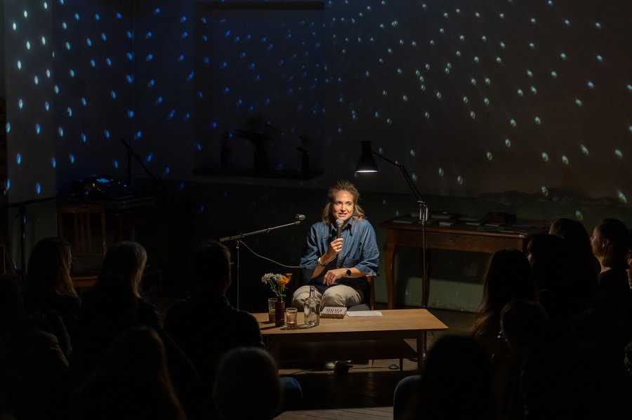 « JEDE_ FRAU » Lesung mit Agota Lavoyer 